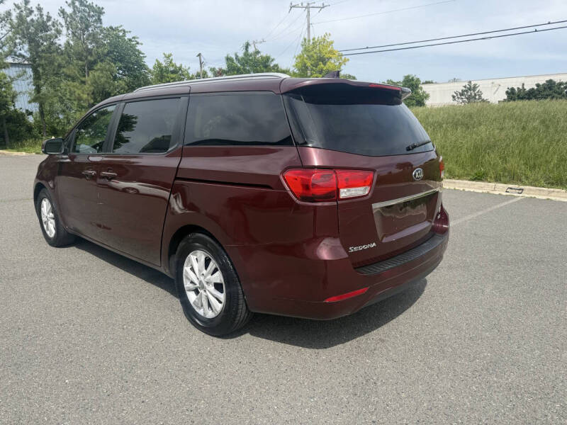 2015 Kia Sedona LX