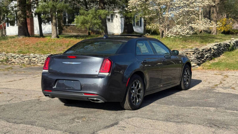 2016 Chrysler 300