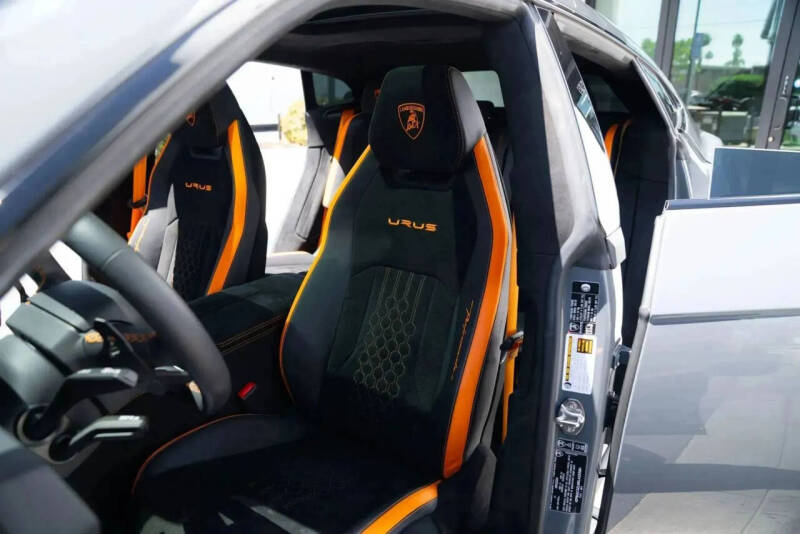 2024 Lamborghini Urus Performante