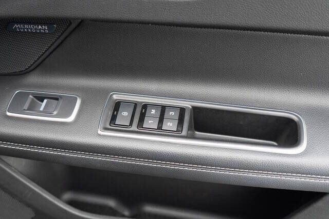 2018 Jaguar XF Sportbrake 32