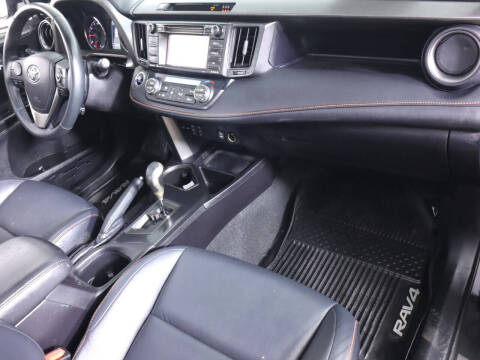 2017 Toyota RAV4 SE