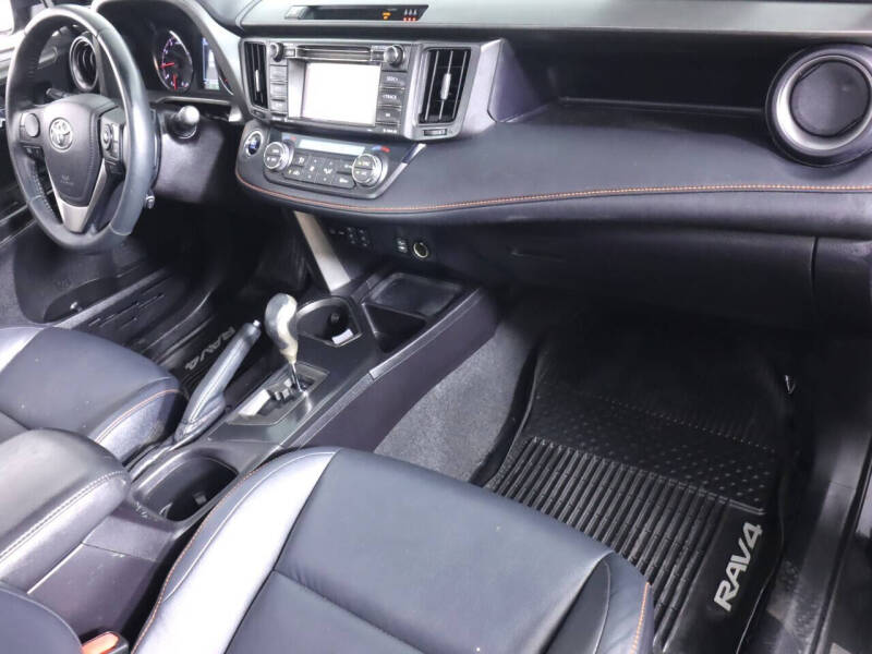 2017 Toyota RAV4 SE