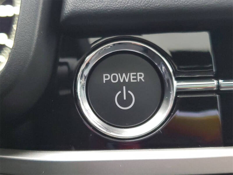 2025 Mitsubishi Outlander PHEV SE