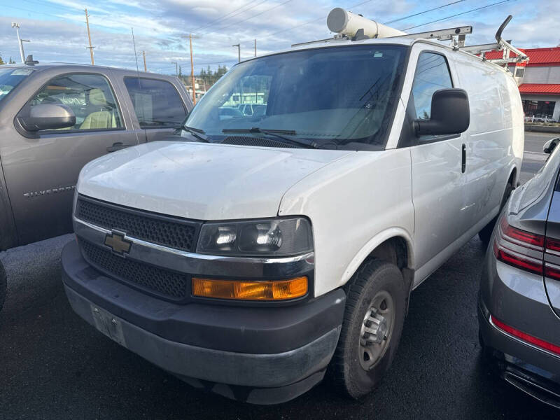 2018 Chevrolet Express Cargo Work Van's photo