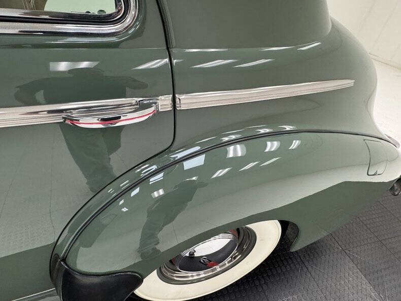 1940 Oldsmobile Custom Cruiser