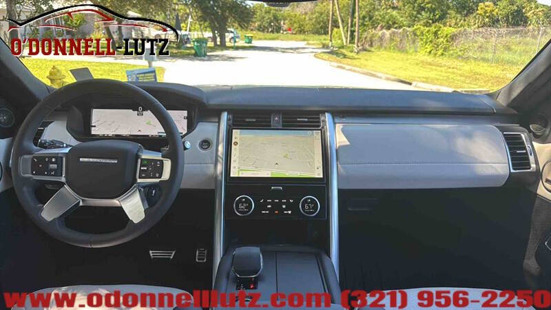2024 Land Rover Discovery P300 Dynamic SE