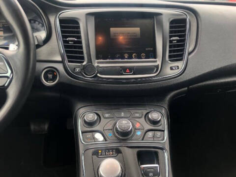 2016 Chrysler 200 S