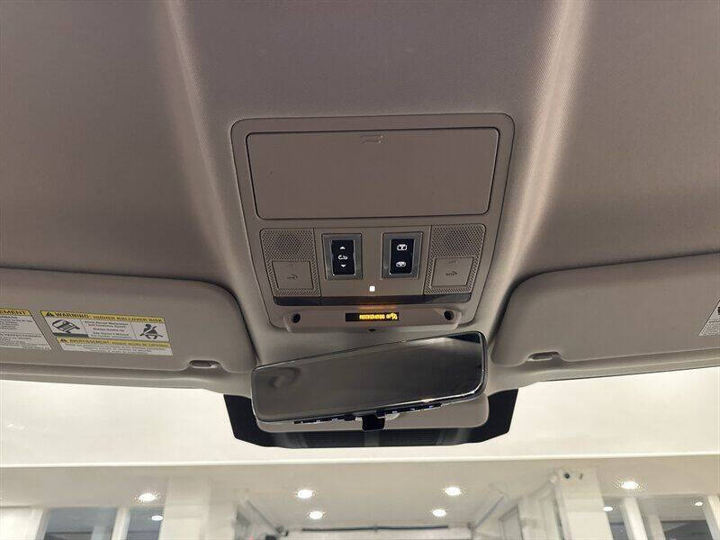 2021 Land Rover Defender 110 SE