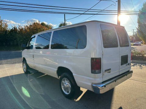 2009 Ford E-Series E-350 SD XLT
