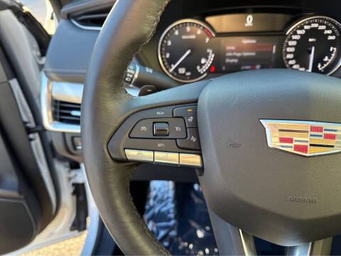 2022 Cadillac XT4 Premium Luxury