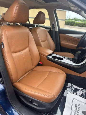 2024 Infiniti Q50 Luxe