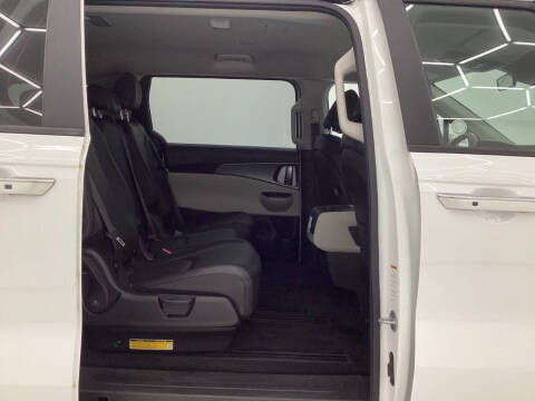 2023 Kia Carnival LX