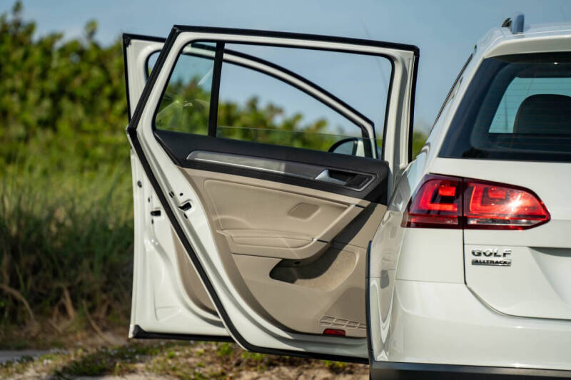 2017 Volkswagen Golf Alltrack TSI S 4Motion