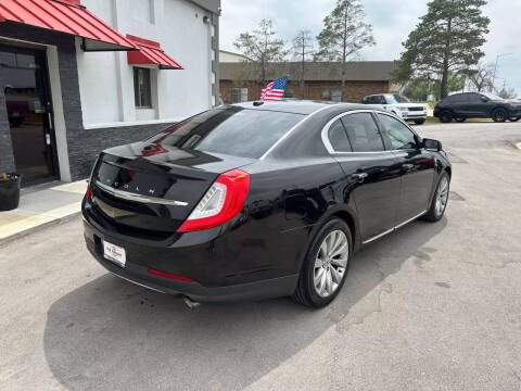 2015 Lincoln MKS
