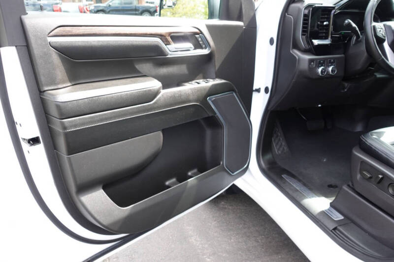 2024 GMC Sierra 1500 Elevation Standard