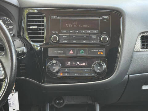 2016 Mitsubishi Outlander ES