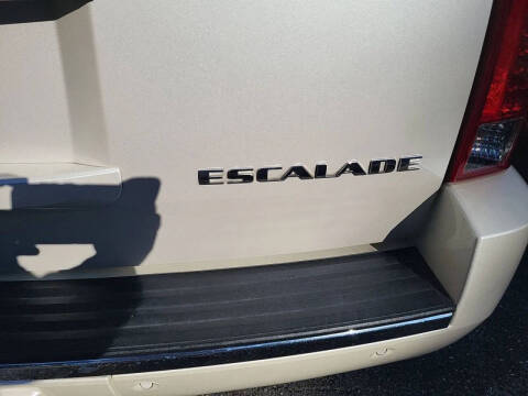 2012 Cadillac Escalade Luxury