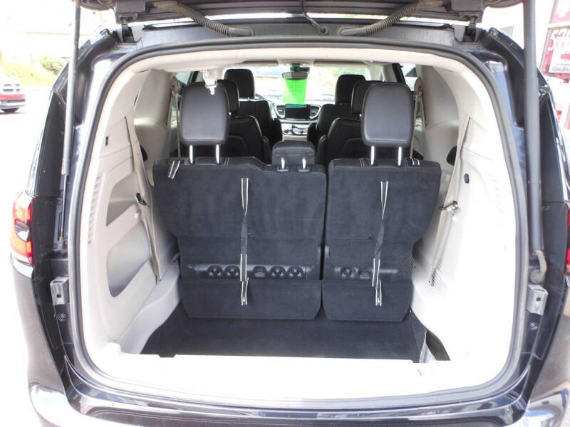 2022 Chrysler Pacifica Touring L
