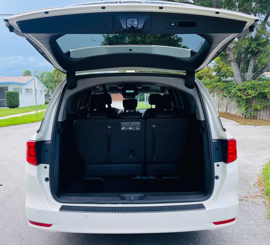 2018 HONDA Odyssey Minivan - $18,595