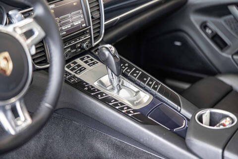 2016 Porsche Panamera 4 Edition