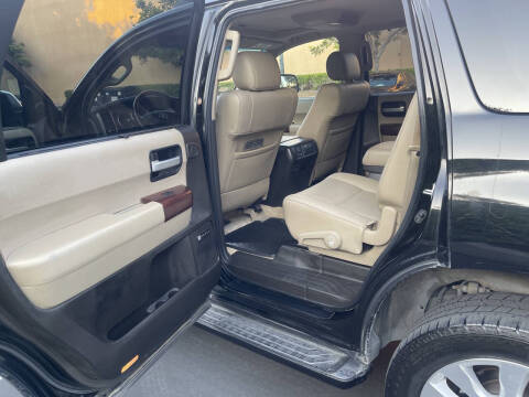 2011 Toyota Sequoia Platinum