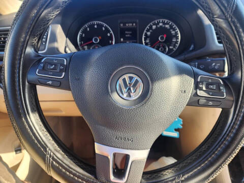 2015 Volkswagen Passat 1.8T SEL Premium