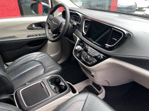 2022 Chrysler Pacifica Touring L