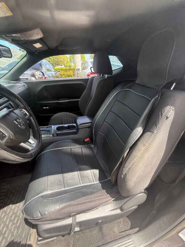 2014 Dodge Challenger SXT