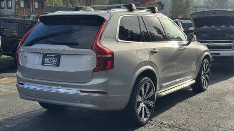 2023 Volvo XC90 Recharge T8 Ultimate Bright Theme 6P
