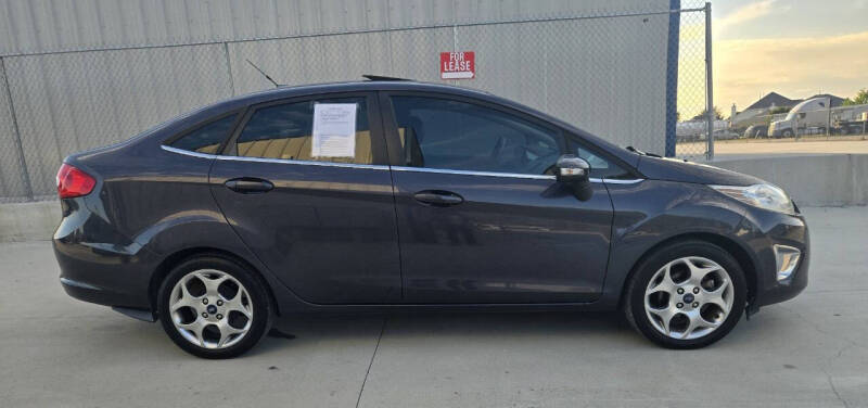 2013 Ford Fiesta Titanium photo 9