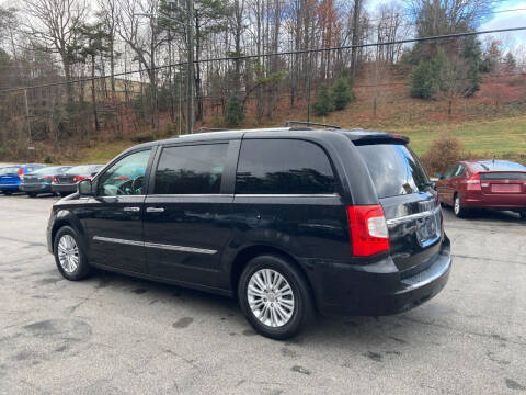 2013 Chrysler Town and Country for sale at Ricky Rogers Auto Sales in Arden NC