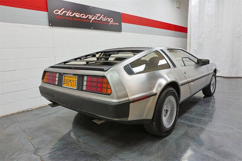 1982 DeLorean DMC-12