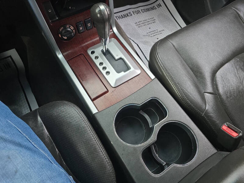 2011 Nissan Pathfinder LE