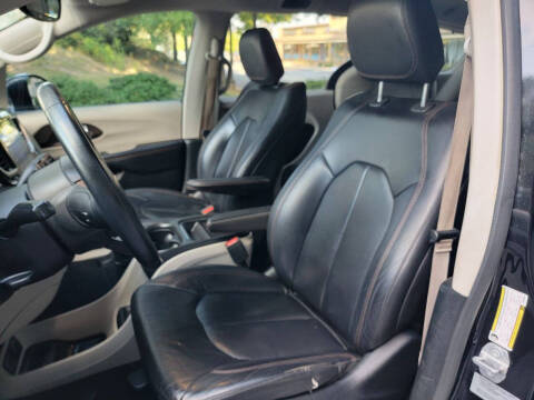 2017 Chrysler Pacifica Touring Plus