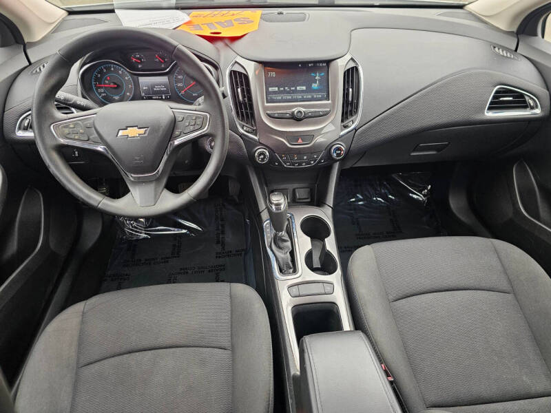 2017 Chevrolet Cruze LT Auto