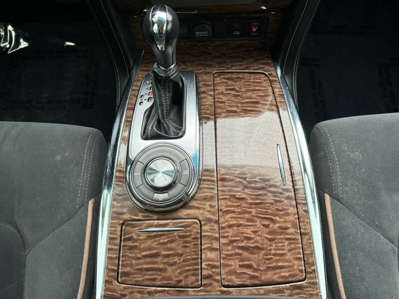 2017 Nissan Armada SV