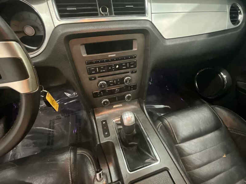 2010 Ford Mustang V6