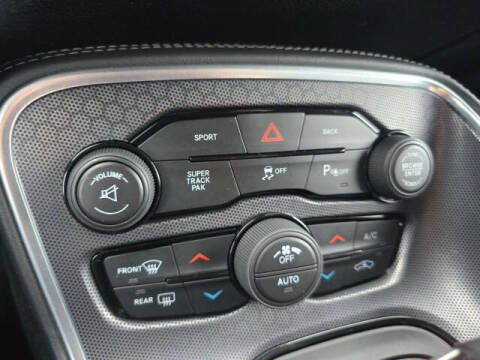 2015 Dodge Challenger R/T Plus