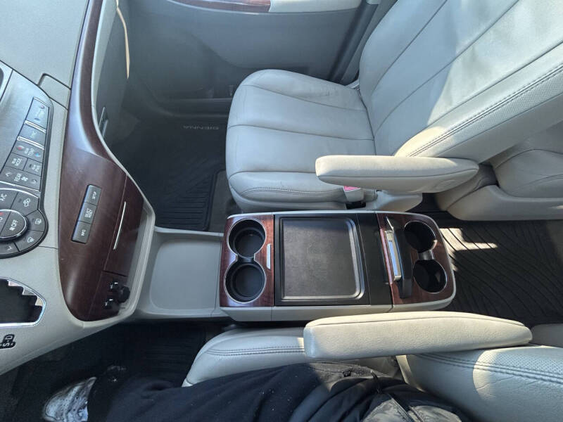 2014 Toyota Sienna XLE 7-Passenger