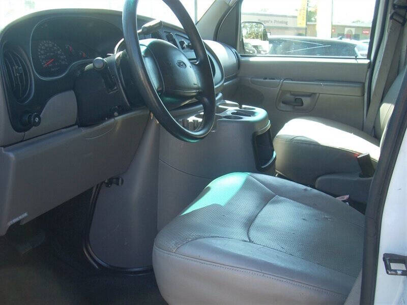 2002 Ford E-Series E-350 SD