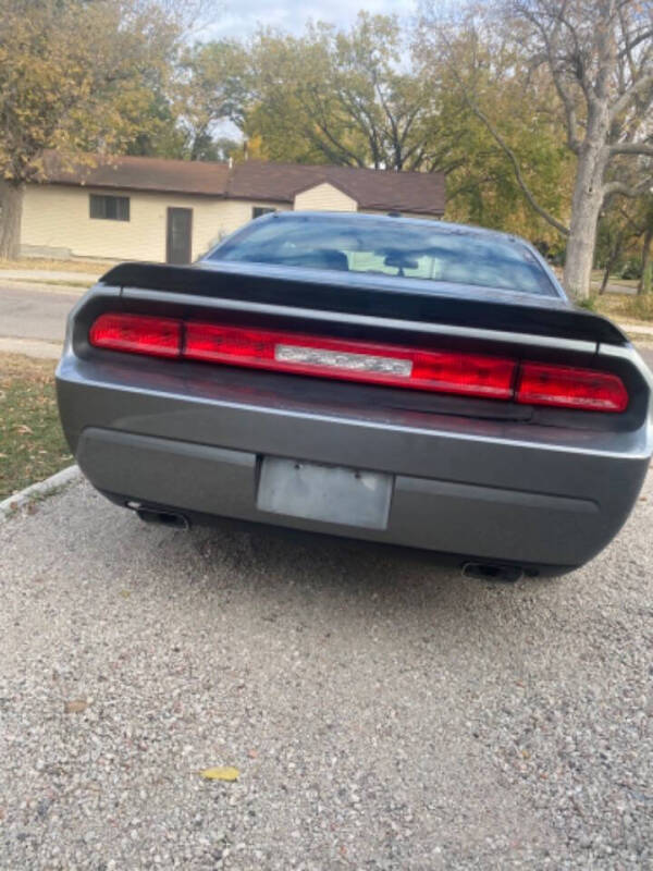 2011 Dodge Challenger SE