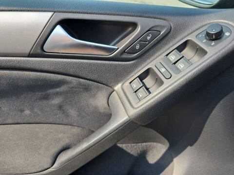 2012 Volkswagen Golf 2.5L PZEV