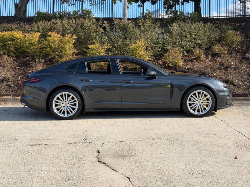 2017 Porsche Panamera 4