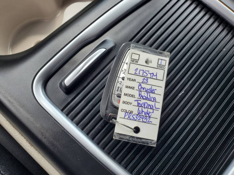 2023 Chrysler Pacifica Touring L