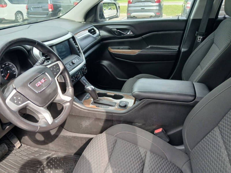 2018 GMC Acadia SLE-2