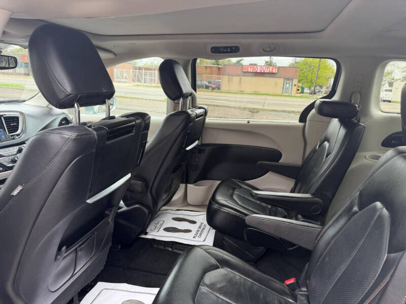 2019 Chrysler Pacifica Touring L Plus