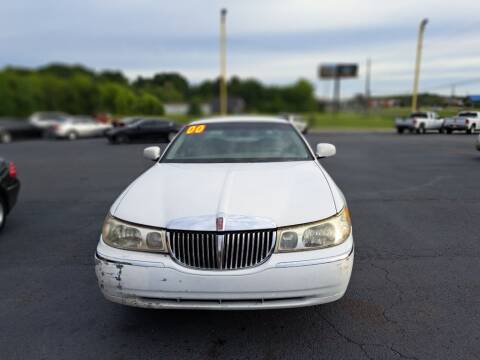 2000 Lincoln Town Car for sale at Space & Rocket Auto Sales in Meridianville AL