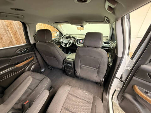 2017 GMC Acadia SLE-2
