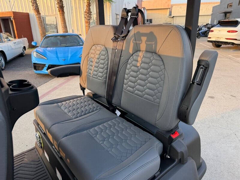 2026 VENOM EV STEALTH 4 SEATER LIFTED