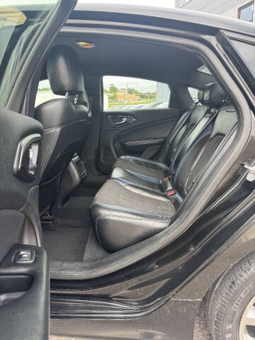 2015 Chrysler 200 S